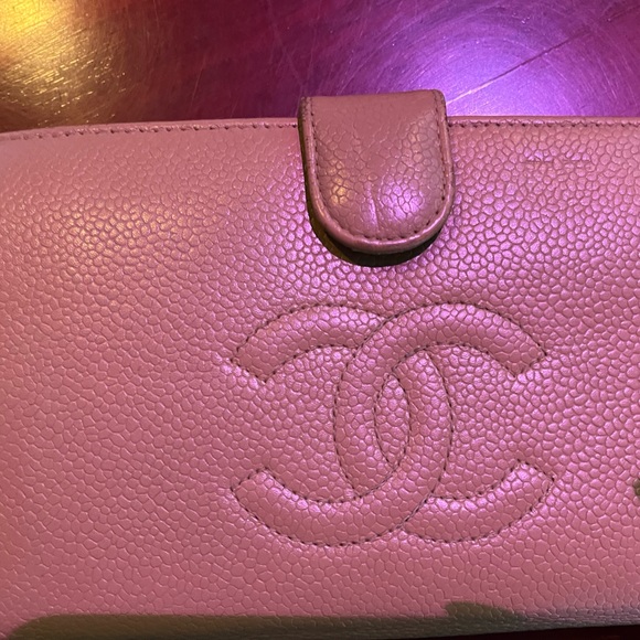 💛💛 SOLD 💛💛CHANEL AUTHENTIC BEIGE CAVIAR CC WALLET— fixer upper inside - Picture 5 of 16